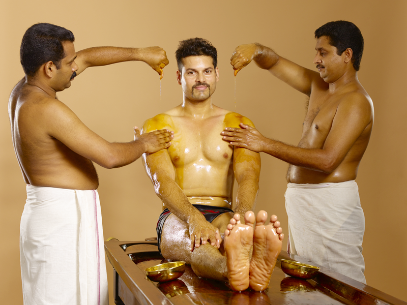 pizhichil-ayurveda-therapy-2 (1)